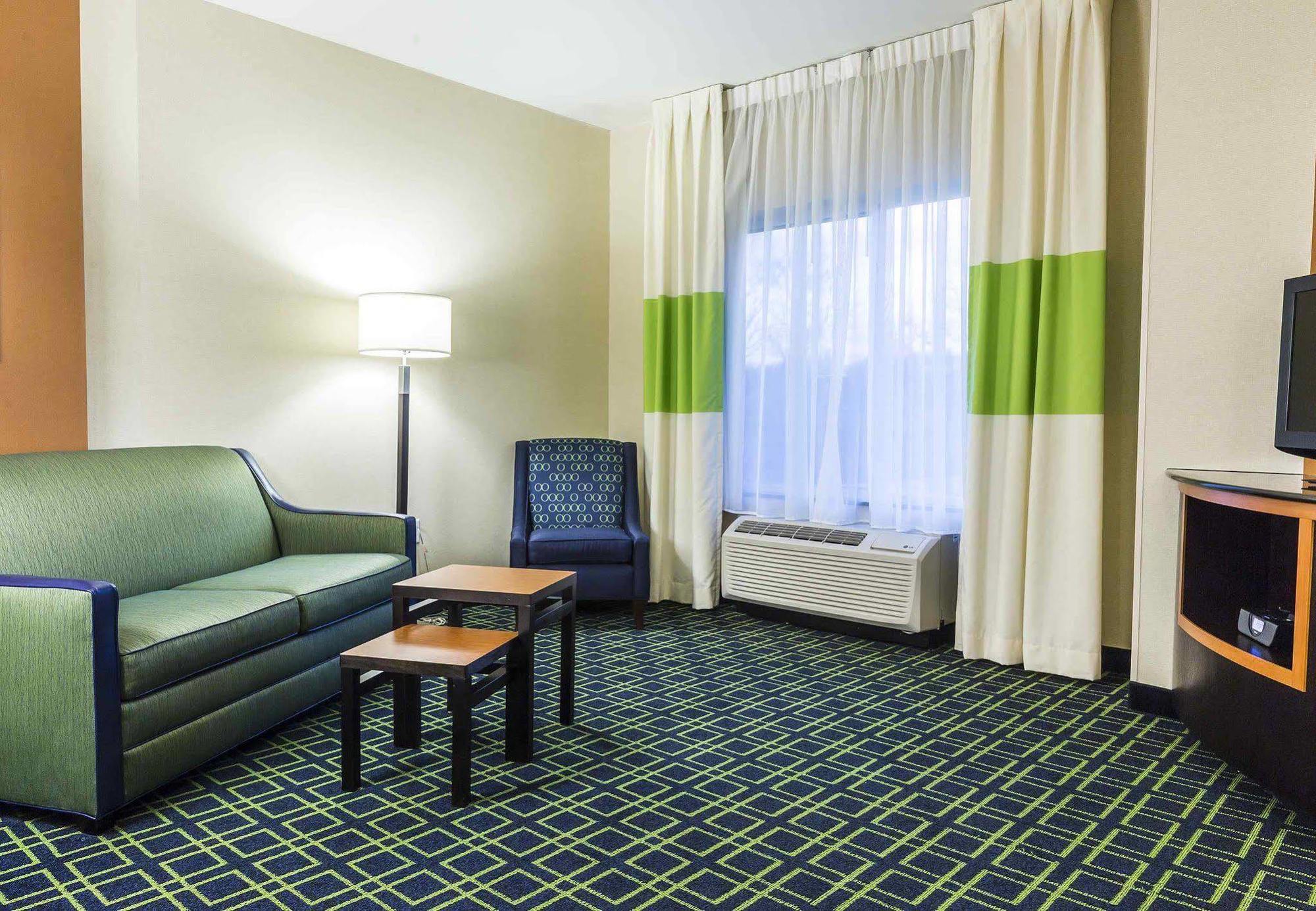 Fairfield Inn & Suites By Marriott Harrisburg West/Нью-Камберленд Экстерьер фото